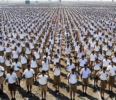 SaralVyangya's tweet photo. पंजाब में बाढ़ पीड़ितों के मदद के लिए देश भर से कई संगठन आगे आ रहे हैं 🚨

मुसलमानों के मदरसों से मदद के बहुत सारे वीडियो और फ़ोटो सोशल मीडिया पर वायरल हो रहे हैं 🚨

लेकिन एक ऐसा संगठन भी है जिसका हाल ही में मोदी जी ने अपने भाषण में एक घंटे तारीफ़ो के पुल बाँधे थे 🚨

आपने इनका कोई वीडियो या फोटो देखा जिसमें ये पंजाब को मदद करते हुए नजर आए हों 🚨

आख़िर इतना बड़ा संगठन कब काम आएगा ?