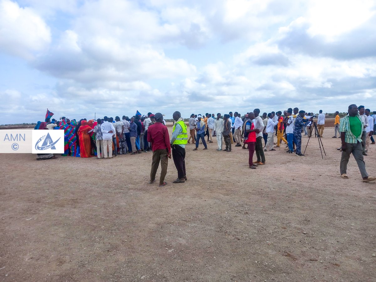 ArlaadiMnetwork's tweet photo. ⚡️EXCLUSIVE: Anticipation is building in #Burhakaba as the city prepares to formally open its first airport on Sunday.
The milestone project, seen as a gateway for greater connectivity and development, will be inaugurated by #Somalia's #SouthWest State President @Laftagareen, who is set to lead the ribbon-cutting ceremony.
Local officials say the final touches are complete, paving the way for the airport to begin serving the community.
