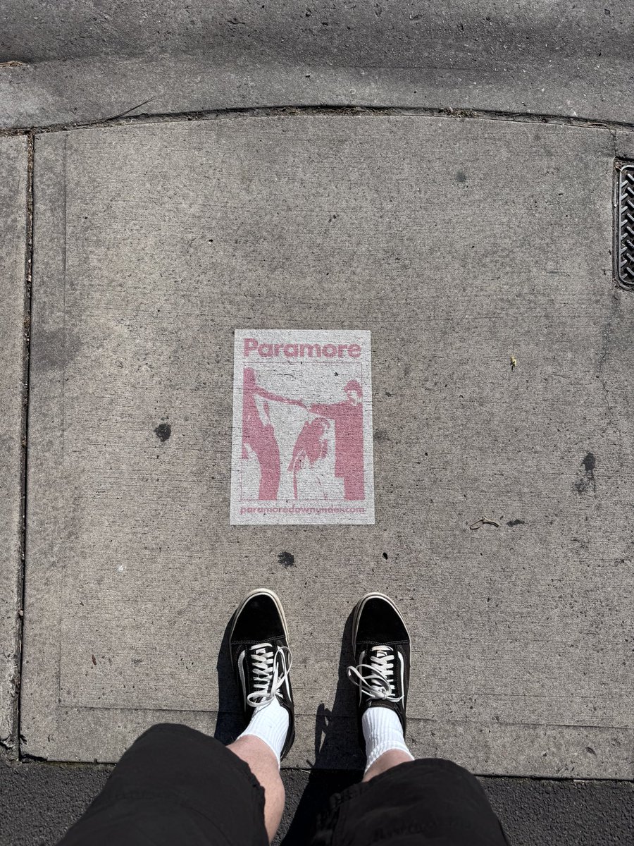 _itsAdman's tweet image. Ok this is getting ridiculous, they’re still going to be here when paramore finally return 🤣