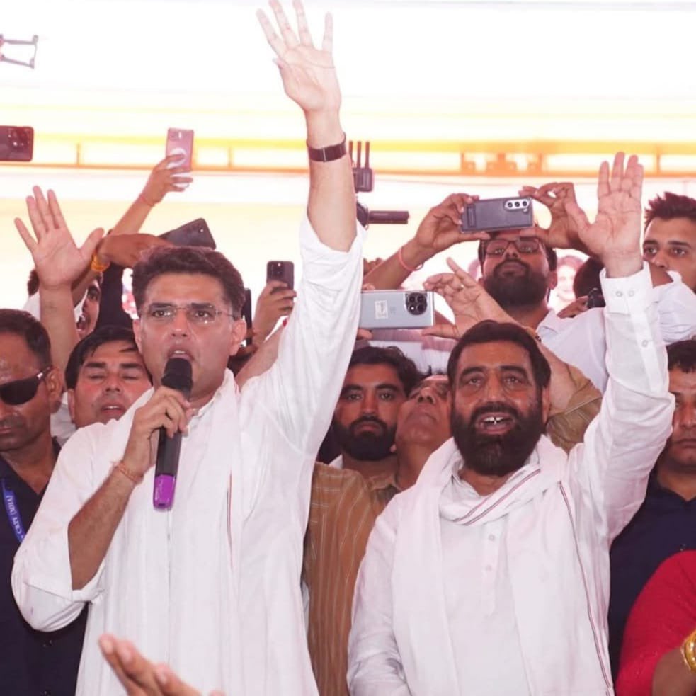 Rao Dan Singh (@raodansinghhr) on Twitter photo AICC के महासचिव, राजस्थान के पूर्व उप-मुख्यमंत्री, संघर्ष,सादगी व धैर्य की प्रतिमूर्ति सचिन पायलट जी को जन्मदिवस की हार्दिक बधाई एवं शुभकामनाएं।
मैं ईश्वर से आपके उत्तम स्वास्थ्य एवं दीर्घायु जीवन की कामना करता हूं।
#IndianNationalCongress 
#SachinPilot AICC के महासचिव, राजस्थान के पूर्व उप-मुख्यमंत्री, संघर्ष,सादगी व धैर्य की प्रतिमूर्ति सचिन पायलट जी को जन्मदिवस की हार्दिक बधाई एवं शुभकामनाएं।
मैं ईश्वर से आपके उत्तम स्वास्थ्य एवं दीर्घायु जीवन की कामना करता हूं।
#IndianNationalCongress 
#SachinPilot