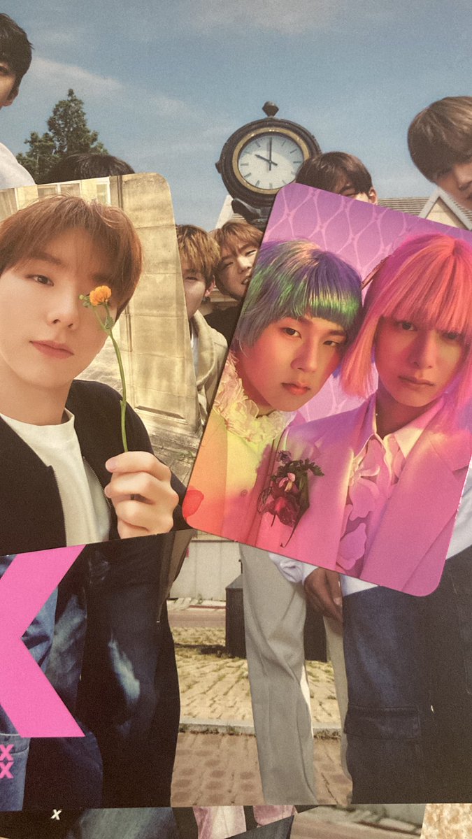 아니 왜 로사로이왔...
채꿀이 제 최애긴한데요..,
저는 유니크레어로사로이가 아니라
깜쮝채꿀주문했는데요; (그러고보니 꽃켠까지 최애즈조합이네)