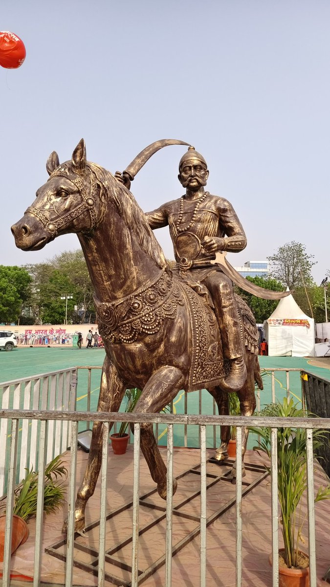 बिहार की अस्मिता और शौर्य का प्रतीक 1857 का शेर, अंग्रेज़ों का काल — बाबू वीर कुंवर सिंह।
Bihta Airport का नाम उन्हीं के नाम पर होना चाहिए, यही सच्ची श्रद्धांजलि होगी।
#BihtaAirportKunwarSinghKeNaam