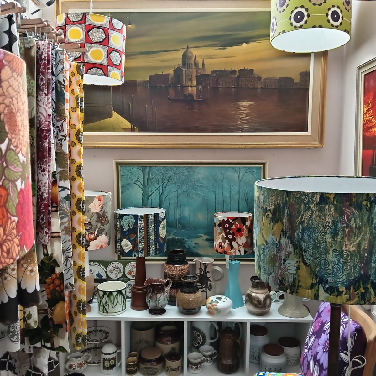 Handmade vintage fabric lampshades and vintage homeware. 

#UKWeekendHour #UKGiftAm #crafturday #YorkshireCraftHour #NetworkWithThrive #supportsmallbusiness #UKGiftHour #craftbizhour #SmartSocial #CraftHour #CraftBizParty #womaninbizhour #EarlyBiz #SmartSocial #SundayFringe