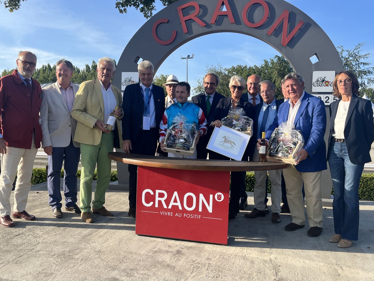 Félicitations à Henri-Alex Pantall et Stéphane Pasquier, victorieux du Prix de la Ville de Craon sur <a href="/Hippodrome53400/">Courses de Craon</a> 

Nos courses hippiques sont la renommée de la ville. Samedi, le public a répondu présent. On l'espère encore plus nombreux aujourd'hui pour le Grand Cross.