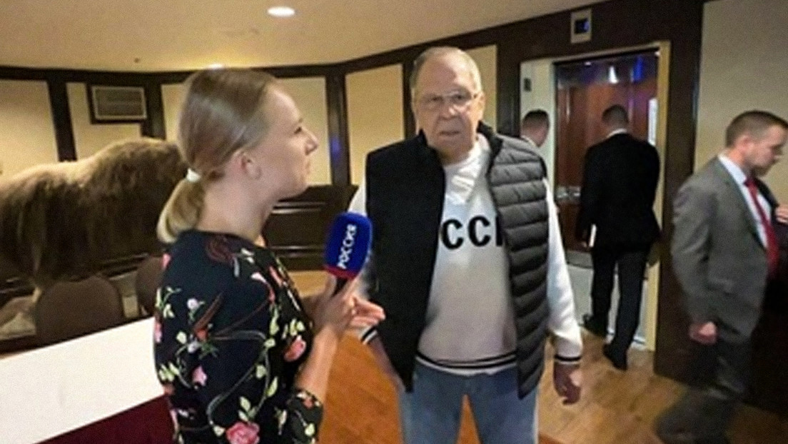 V.I. Lenin, 6 de Septiembre de 1917:
"En la Alianza InterNacional de InterNacionalistas Revolucionarios vemos la Única Garantía del Movimiento de Liberación de la Clase Obrera".