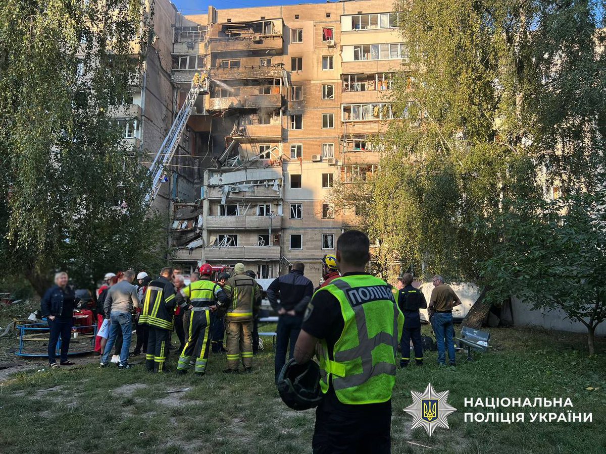 Tag für Tag geht der Terror der russischen Faschisten weiter,so auch heute wieder-währenddessen hat Putins Sprecherin Krone-Schmalz dem Kreml-Blatt "Weltwoche" gesagt, sie bewundere (Verbrecher) Lawrow. Nächste Woche hetzt sie mit Wagenknecht vor dem Brandenburger Tor.