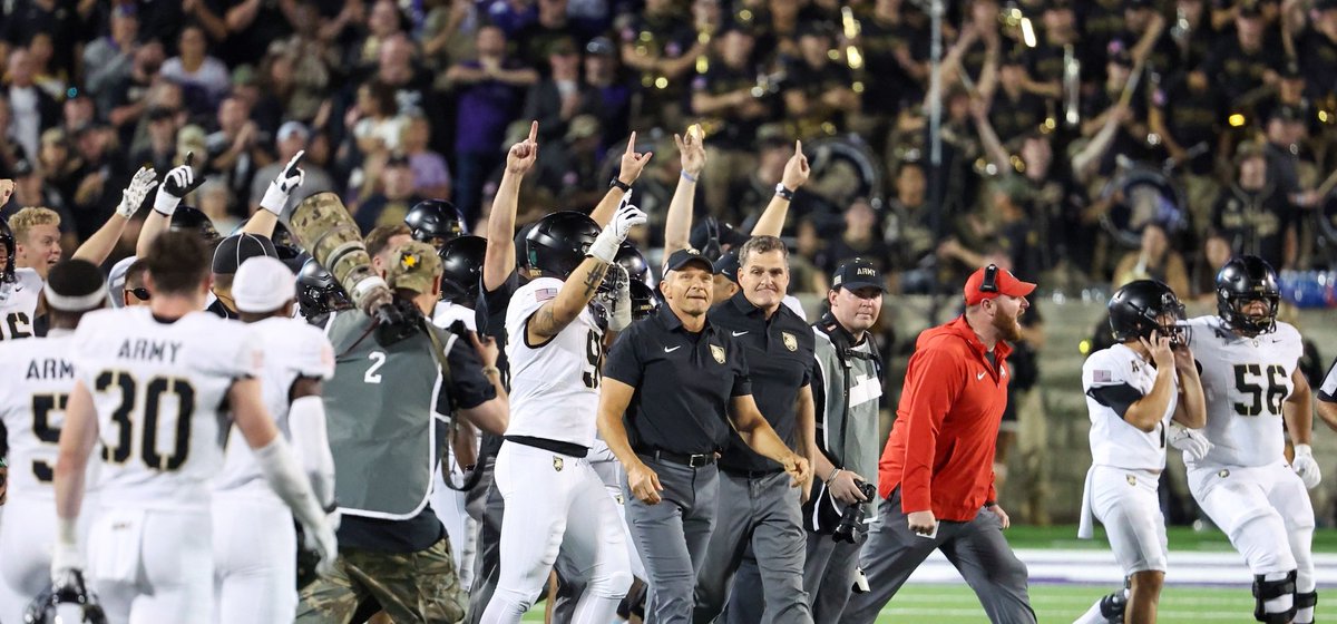Come inside @GoBlackKnights as Army Black Knights take down the Kansas State Wildcats on the road, 24-21

<a href="/Rivals/">Rivals</a> <a href="/On3sports/">On3</a> #ArmyFootball

bit.ly/46aPIUW