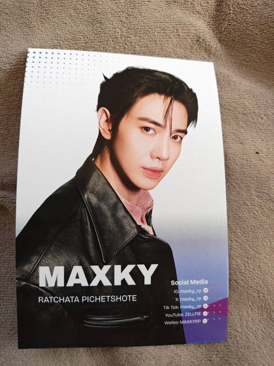 HoKaHoKaCota2's tweet photo. Maxkyくんのポストカード
イケメンですごい良き🔥🔥🔥
もう駐車場で転げ回っていた彼はいないんですかね🤣笑
#WhyYouYMe
https://t.co/OcDiQiurz1 https://t.co/UBvx6LatA8