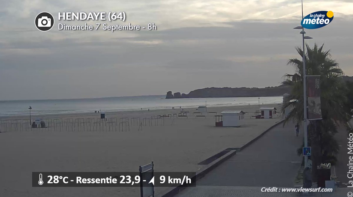 lachainemeteo's tweet image. Entre 25 et 28°C ce matin au pays basque ! La présence d'air chaud en altitude et d'un effet de #foehn toute la nuit (vent du sud) expliquent cette #chaleur exceptionnelle au pied des Pyrénées ce matin !