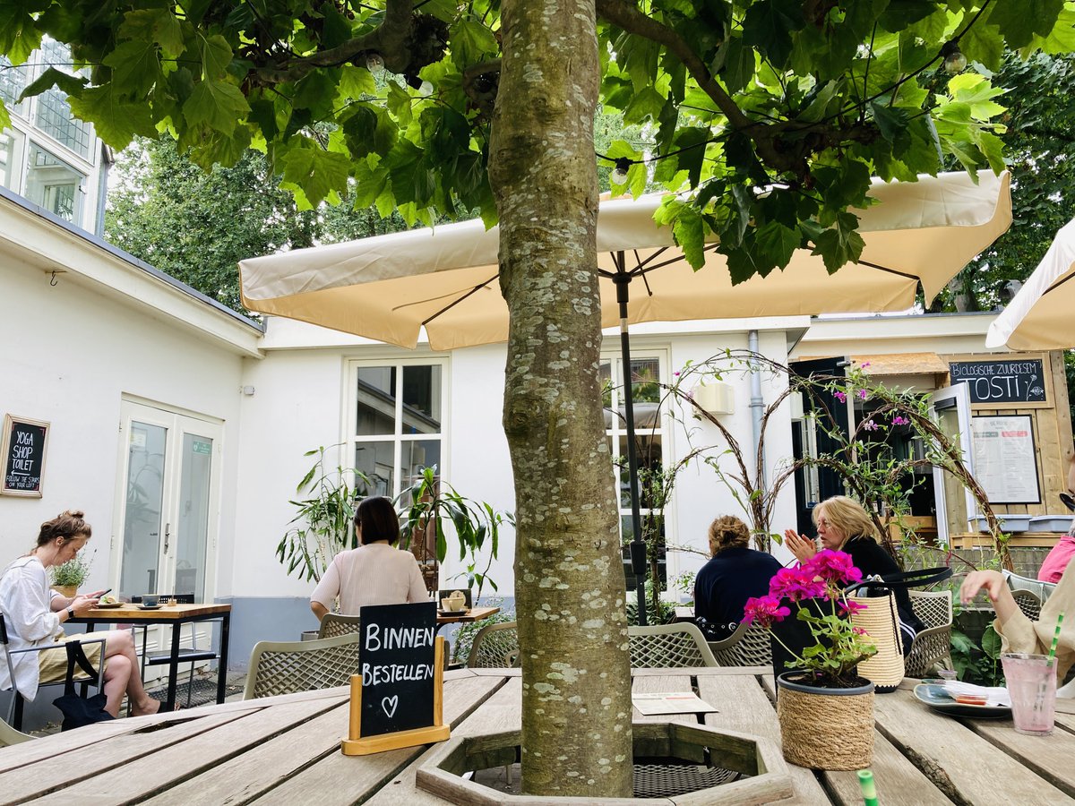 hayat01sh1da's tweet image. I spent the whole day for chill-out activities with my #RubyFriends.
It was sunny all the day, which made my day literally brilliant.

When I parted with them, Rhiannon and Justin had me took a FAMILY photo, more than a GROUP photo.
Happy the 9th(the 2nd wedding) anniversary🎉