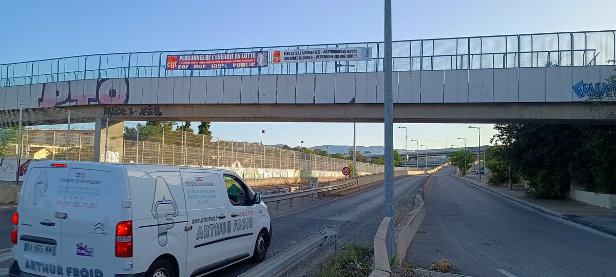 CgtEnergie's tweet photo. Dimanche matin sur le piquet. On ne bougera pas, jusqu'à la victoire.
#EDF, #ENEDIS, #GRDF bougez vous !! Cette ça va péter #bloquonstout le 10 septembre !!
Ceux qui vivent sont ceux qui luttent. https://t.co/CYKtp6eLiX