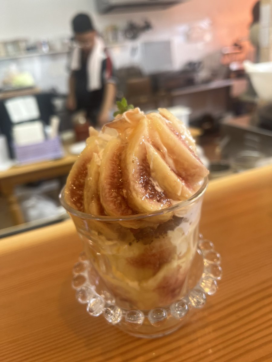 0812mako's tweet photo. @seizade_okaeri_ いちじくパフェ https://t.co/yV6efjsoVj