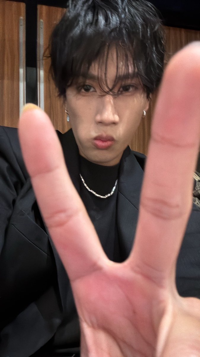 tjbb_'s tweet image. ハッシュタグBATTLE
たくさん盛り上げていただき、本当にありがとうございます😊

今日は髪を下ろしてみました👀
少し雰囲気が変わったと思うのですが、どうでしょうか？

そして…
NEO EXILE SPECIAL LIVE 2025 @ららアリーナ
先行抽選予約が【9/5〜9/10】で始まっています🎟️…