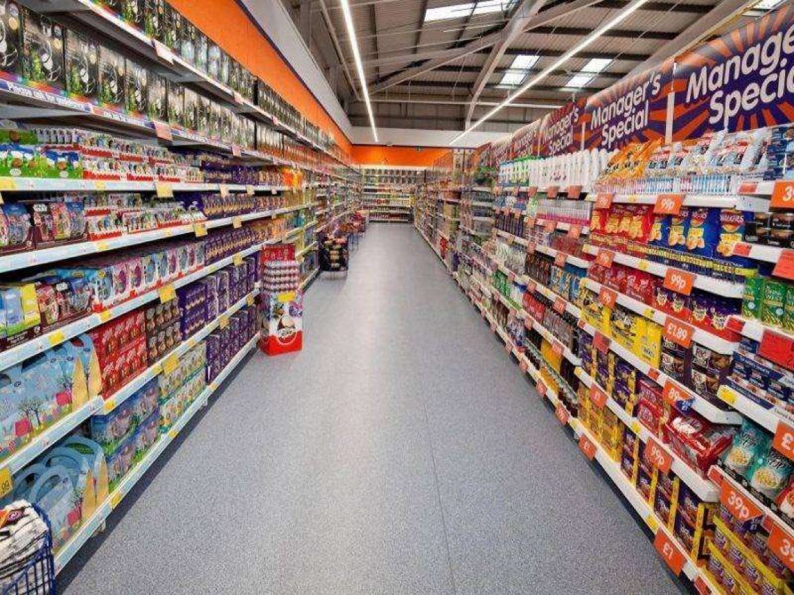 صدور قرار بتعديل لائحة تنظيم العمل التعاوني: 

•لجنة استشارية لتسكين شواغر الوظائف الإشرافية 

• ألا تتجاوز نسبة الرواتب عدا الوظائف الإشرافية 6% من نسبة المبيعات 

• الوظائف الإشرافية للكويتيين فقط و 2000 دينار راتب المدير العام 

• 1500 دينار راتب نائب المدير العام و1000