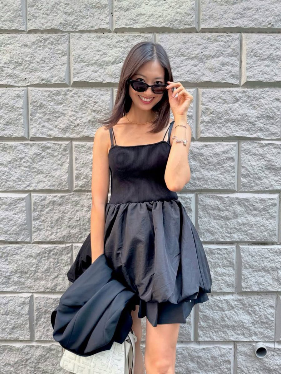 tawitter_'s tweet image. 🖤
.
この日は、いつもとテイストを変えて…
ちょっぴり甘めなコーデでお出かけしたよ🍒
全身ブラック&ジャケットで
甘すぎない大人スタイリッシュに!
展示会で一目惚れしたトップスがお気に入り🤭
.
.
#fashion #tbt #monotonecode #170 #portrait #summercode