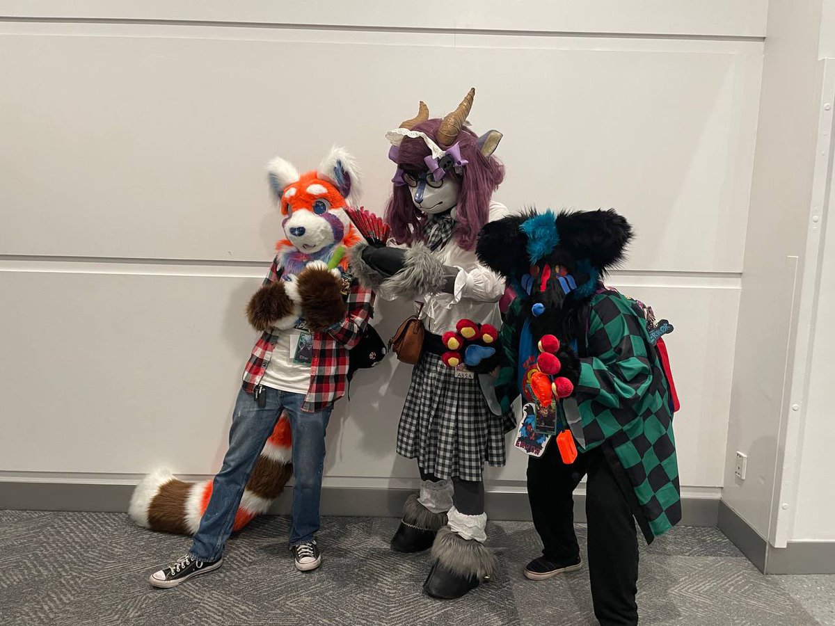StarForgedSuits's tweet photo. Finally he’s finished. I encourage everyone to try to make a suit, even if it’s just a nub tail! And if not, you can be my first commission! Star Forged Suits is just beginning! We have big plans for the future, so keep an eye out! https://t.co/EXRCn5F0Pz