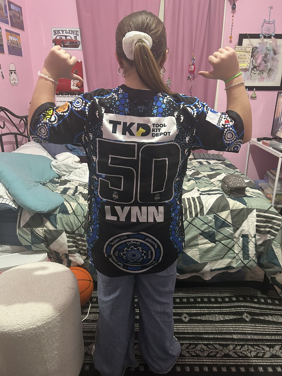 RedbackJim's tweet photo. Newest addition 2 the collection
#Lynnsanity @StrikersBBL Indigenous shirt. #FathersDayPresent https://t.co/qjGu0oLJWj