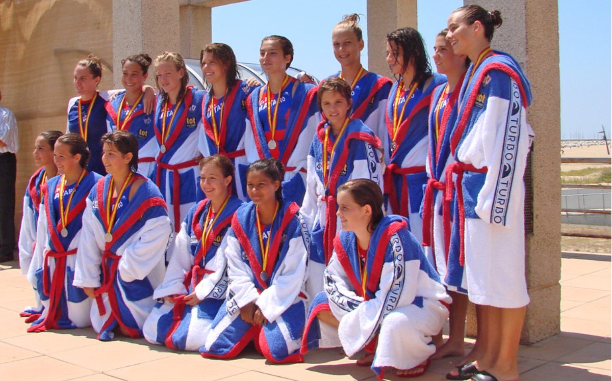 [RECORDS-318] 📚 Fa 20 anys el waterpolo femení del <a href="/cnmataro/">Centre Natació Mataró</a> s'anava fent un nom, debutant a la Divisió d'Honor, i poc després pujant als podis estatals de base.
🤽‍♀️ <a href="/esportmataro/">Esports Mataró</a> @esportiumaresme <a href="/joanmasri/">joan masriera</a> <a href="/WPMataro/">Waterpolo Mataró</a> <a href="/nataciocat/">Federació Catalana de Natació</a>   
➡️ ilurosport.cat/records/el-wat…