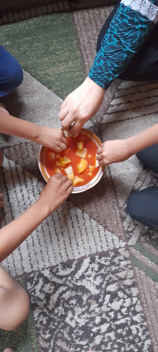 Doaa2706's tweet image. This is my baby&apos;s 24-hour food that comes from the tekke.
#Help_me
#Save_my_children