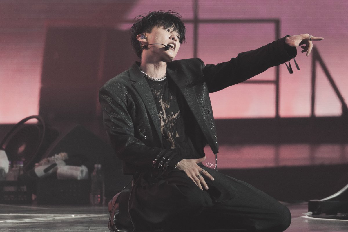 250823 Super Show 10 in Seoul Day 2
💙
<a href="/AllRiseSilver/">Dalnim</a> 
-
#SUPERSHOW10 
#SS10inSeoul #SS10inSeoul_Day2 
#EUNHYUK #은혁 
#SUPERJUNIOR #슈퍼주니어