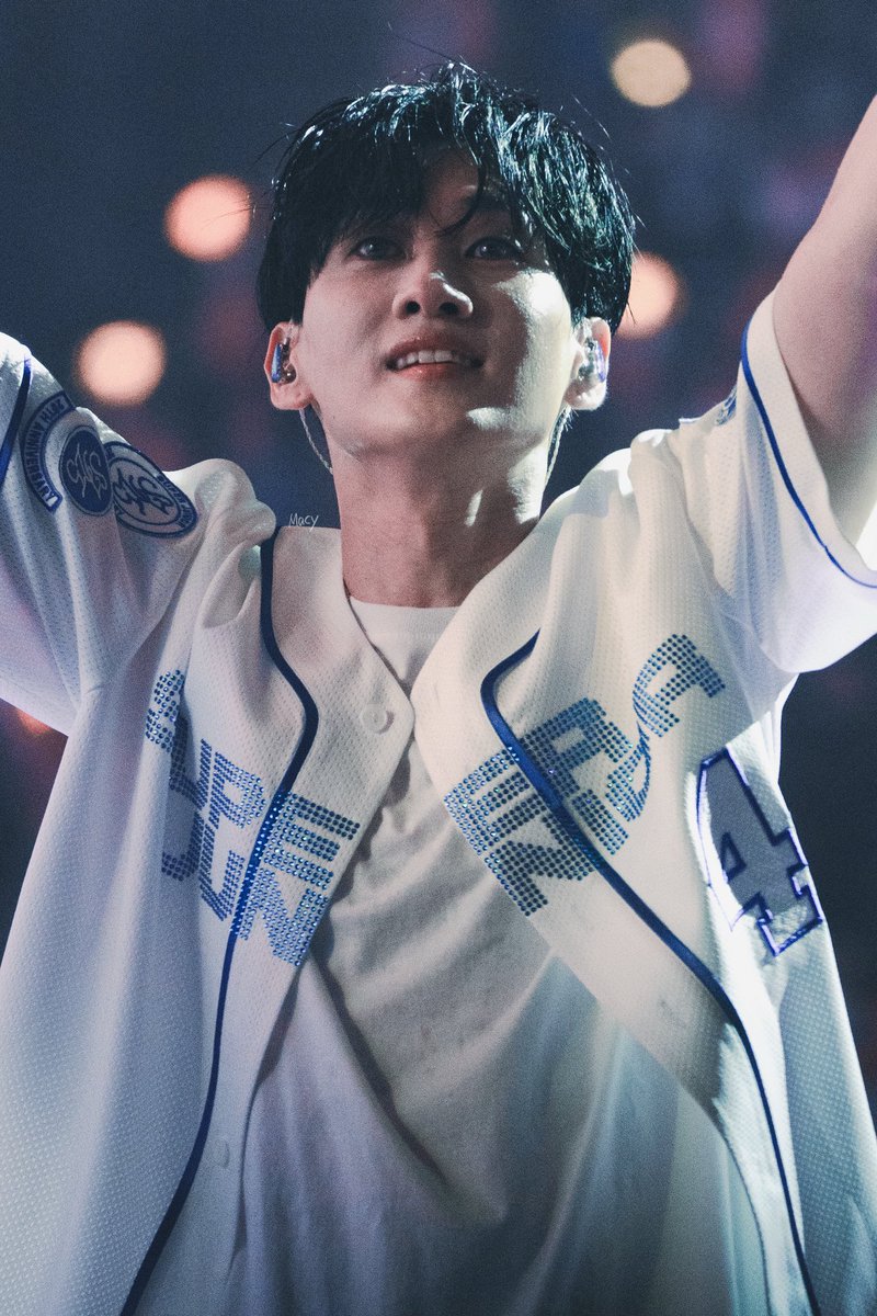 250823 Super Show 10 in Seoul Day 2
💙
<a href="/AllRiseSilver/">Dalnim</a> 
-
#SUPERSHOW10 
#SS10inSeoul #SS10inSeoul_Day2 
#EUNHYUK #은혁 
#SUPERJUNIOR #슈퍼주니어