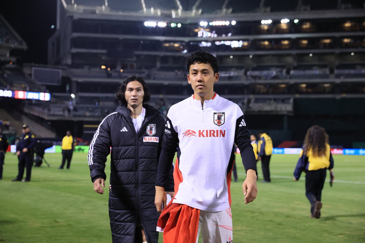 シュツットガルト 遠藤ENDO シュツットガルト 遠藤ENDO ダンケ、LegENDO！」遠藤航のリ