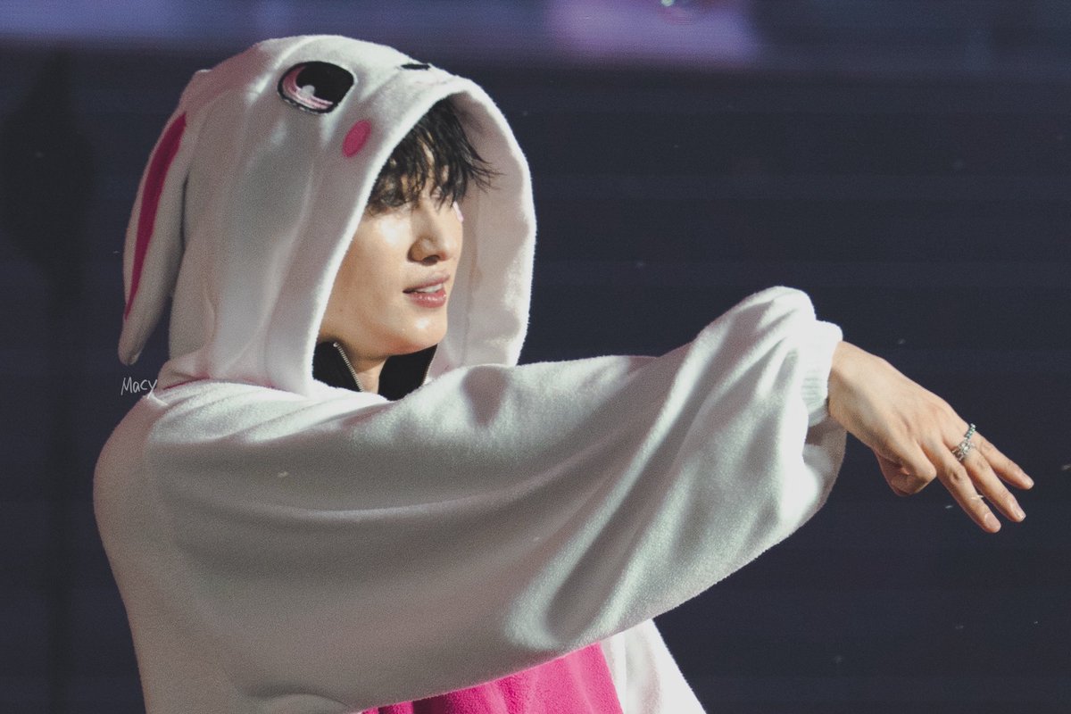 250823 Super Show 10 in Seoul Day 2
🐰🐰🐰
<a href="/AllRiseSilver/">Dalnim</a> 
-
#SUPERSHOW10 
#SS10inSeoul #SS10inSeoul_Day2 
#EUNHYUK #은혁 
#SUPERJUNIOR #슈퍼주니어