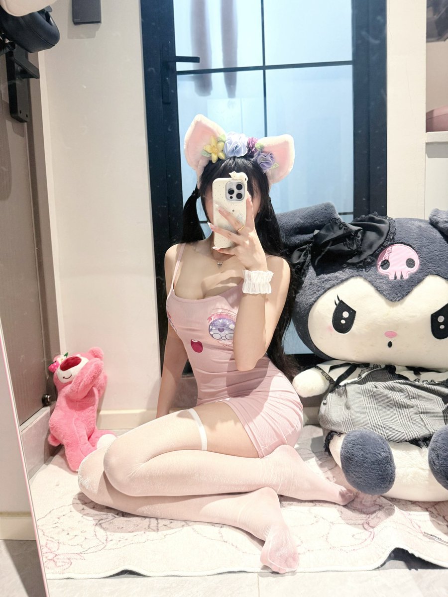 susu34D's tweet photo. 大家好呀  第一玩推  大家有什么想看的可以留言哦  #福利姬 #南京 https://t.co/ZUszSVgFS2