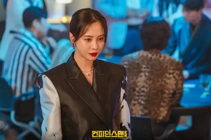 アマプラで「#コンフィデンスマンKR」ep1を観た
こちらは本家の日本版よりも
ダー子のはじけっぷりやボクちゃんのバカっぽさやリチャードのおじさん感が不足してる気がする…
本家日本版の大ファンなので期待したい！
ep1は江口洋介の話だな
占い師がよく見たらソン・ジヒョだった😅

#컨피던스맨KR