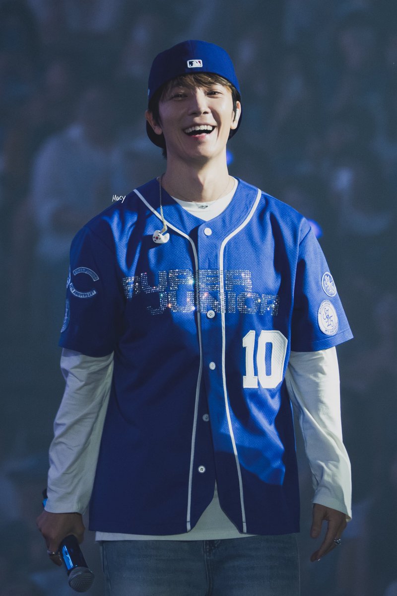 250823 Super Show 10 in Seoul Day 2
: 핸드폰을 내려주세요~🫳🏻
<a href="/donghae861015/">Super Junior 이동해</a> 
-
#SUPERSHOW10 
#SS10inSeoul #SS10inSeoul_Day2 
#DONGHAE #동해
#SUPERJUNIOR #슈퍼주니어