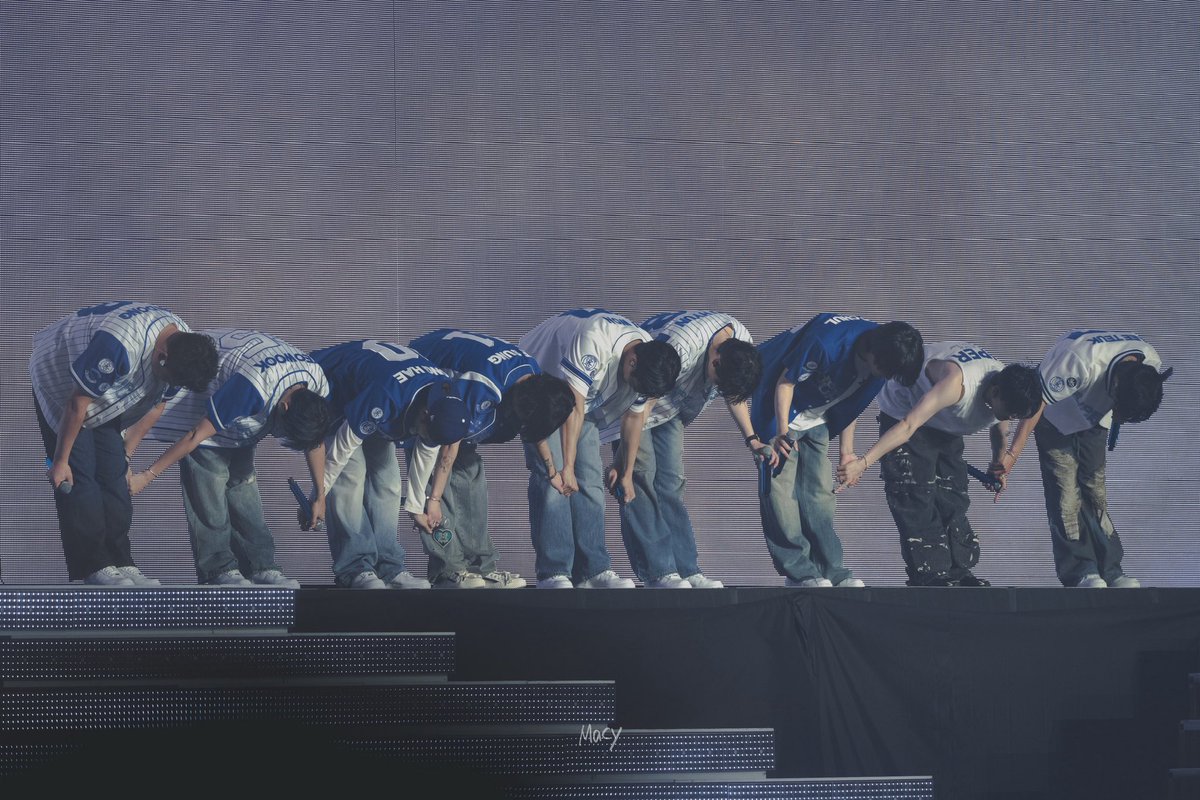 250823 Super Show 10 in Seoul Day 2
감사합니다💙🤚🏻
<a href="/SJofficial/">SUPER JUNIOR</a> 
-
#SUPERSHOW10
#SS10inSeoul #SS10inSeoul_Day2
#SUPERJUNIOR #슈퍼주니어