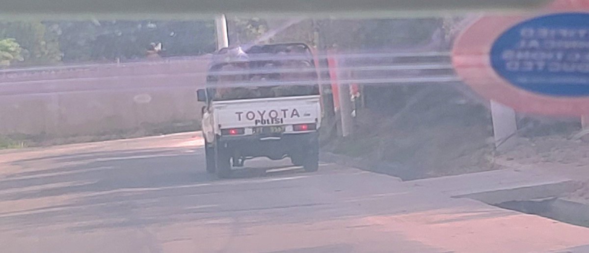 Chadema Tanzania (@chadematz2) on Twitter photo #BreakingNews Jeshi la Polisi limezingira ofisi za <a href="/TanganyikaLaw/">Tanganyika Law Society(TLS)</a> na kufunga barabara zote za kuelekea katika ofisi hiyo na kuzuia watu kufika eneo hilo, ambapo tulikusudia kuadhimisha #ChademaMashujaaDay kuwakumbuka wahanga wa kupigania haki na demokrasia nchini. #BreakingNews Jeshi la Polisi limezingira ofisi za <a href="/TanganyikaLaw/">Tanganyika Law Society(TLS)</a> na kufunga barabara zote za kuelekea katika ofisi hiyo na kuzuia watu kufika eneo hilo, ambapo tulikusudia kuadhimisha #ChademaMashujaaDay kuwakumbuka wahanga wa kupigania haki na demokrasia nchini.