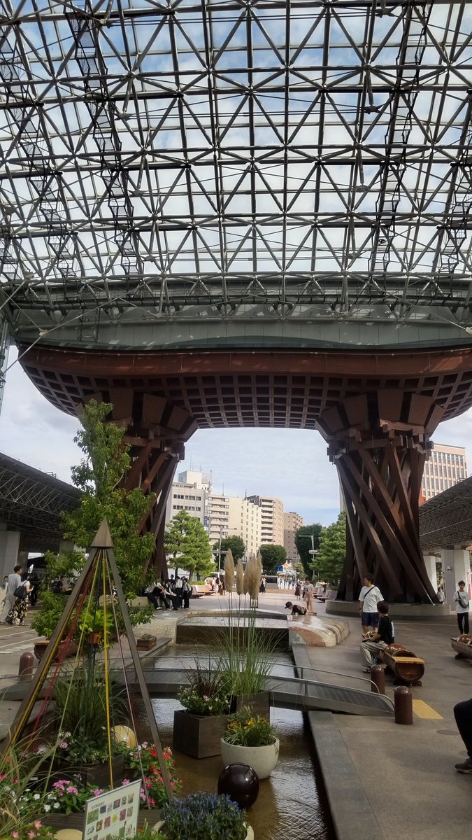 yuyuyu961749015's tweet image. 金沢駅きた‼ #p活金沢