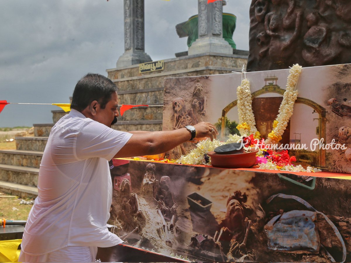 செம்மணியில் இராணுவத்தால் பாலியல் வன்கொடுமைக்கு உட்படுத்தப்பட்ட பின் படுகொலை செய்யப்பட்ட கிருசாந்தியின் 29 ஆம் ஆண்டு நினைவேந்தல் நிகழ்வு இன்று ஞாயிற்றுக்கிழமை நடந்தது.
#semmani #Chemmanimassgrave