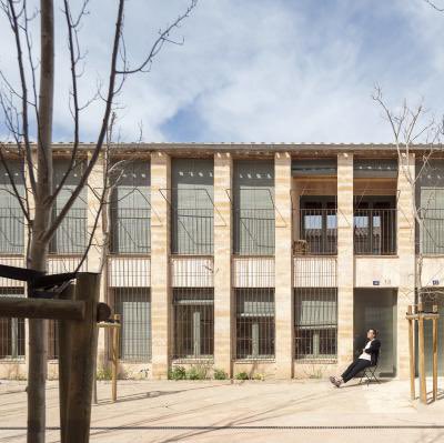 SustainableTall's tweet photo. 13 social housing apartments in Mallorca, Spain

A structure of load-bearing marés sandstone, with timber floors and roof 

By Carles Oliver, Antonio Martin, Xim Moya and Alfonso Reina https://t.co/CNzZfaa4Ci