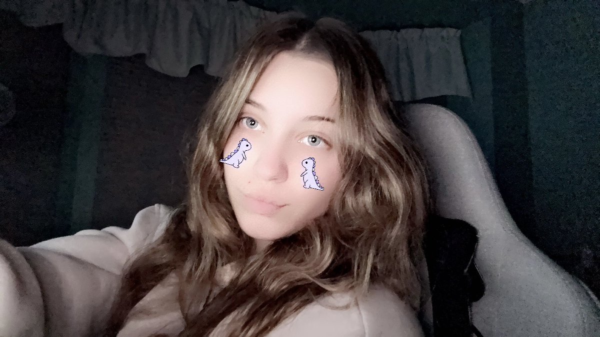 axloree's tweet image. Hey... soo🦖