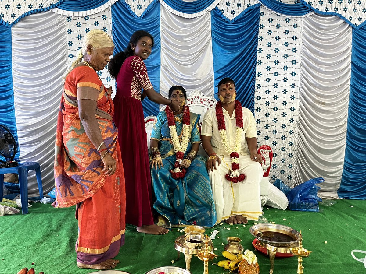ganeshoe's tweet photo. பெரியாம்பட்டி சூரியபிரகாஷ் மனைவி புவனா வளைகாப்பு நிகழ்ச்சியில்… https://t.co/E8YErhyxXf
