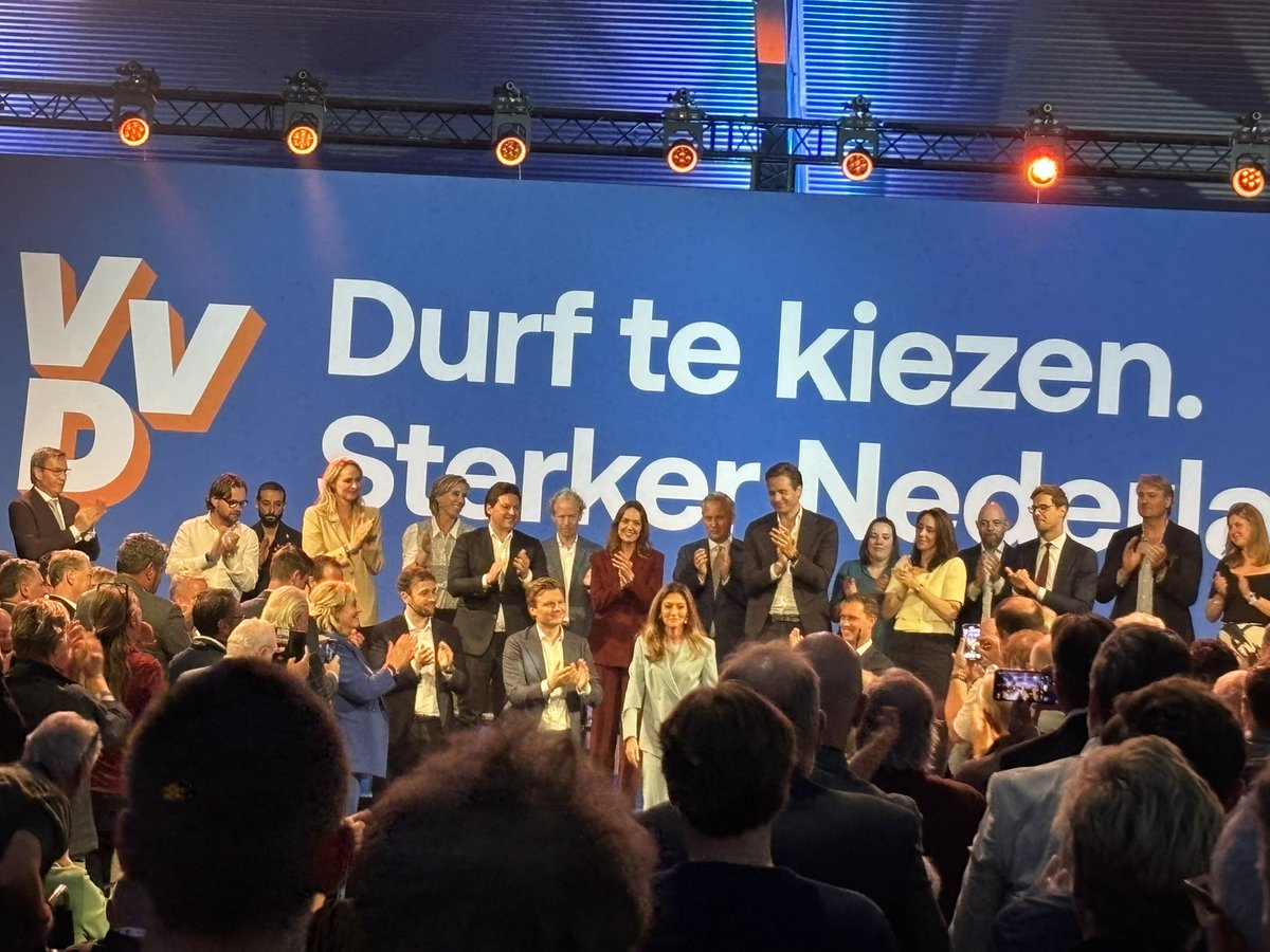 Bij het <a href="/VVD/">VVD</a> congres mocht in gesprek met twee ministers over besturen in onrustige tijden, de toekomst van onze economie en onze veiligheid.

Onder leiding van <a href="/DilanYesilgoz/">Dilan Yesilgöz - Zegerius</a> en met kandidaten als <a href="/vincentkar/">Vincent Karremans</a> en <a href="/rubenbrekelmans/">Ruben Brekelmans</a> staat er een sterk team voor 🇳🇱 en 29 oktober.