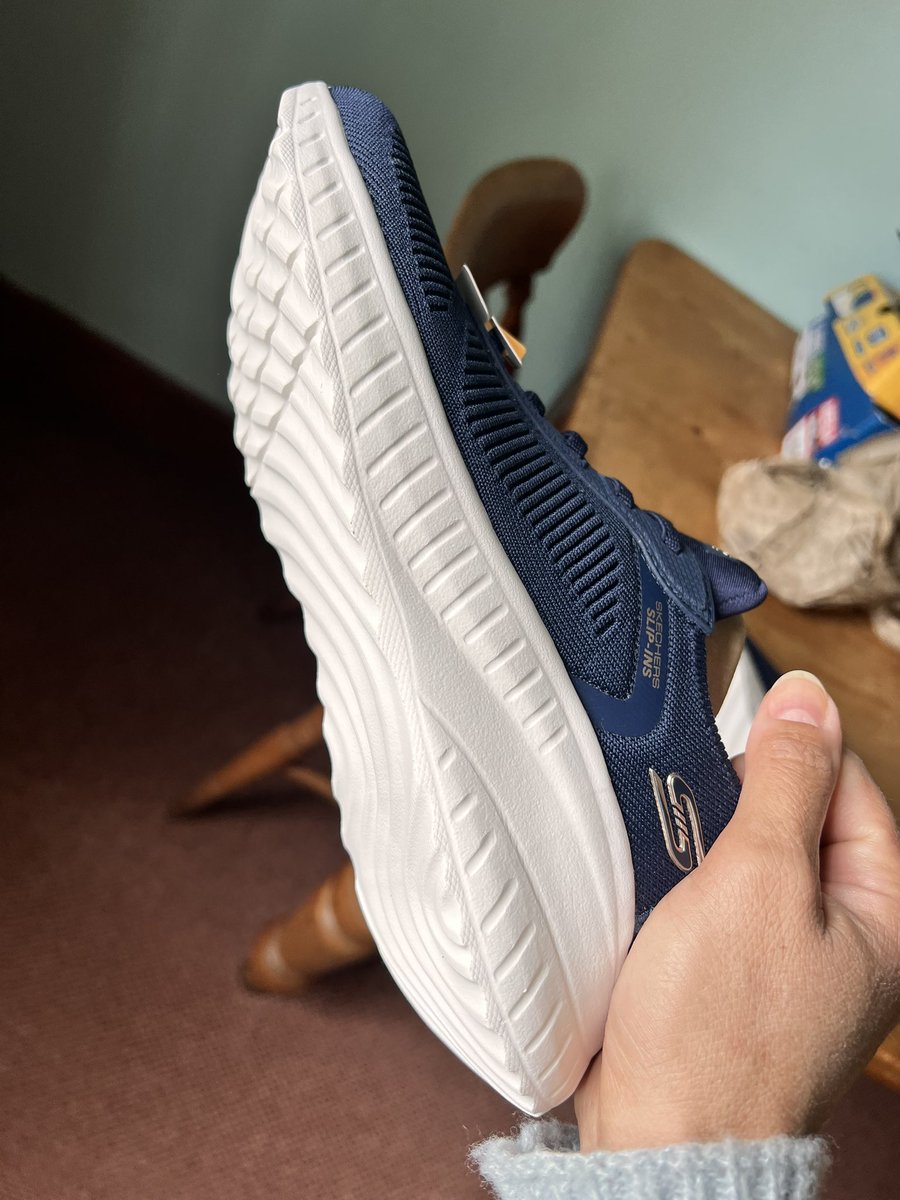 jojofretwell's tweet image. @SportsDirectUK Order no: SD40000126028851
Shocking experience with your customer service team. Refund refused for trainers which I only tried on once in my home &amp;amp; returned due to not fitting me. I have photos to prove they are in perfect condition. I will be taking this further!