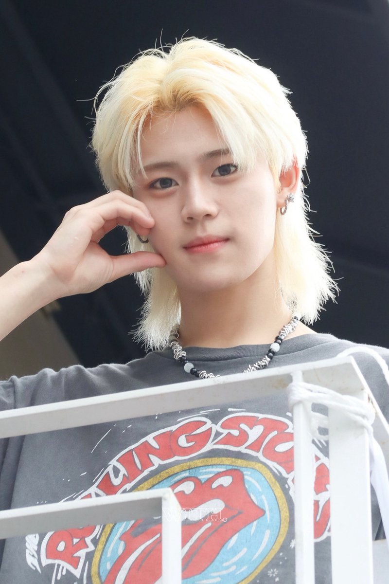 위드!! tweet media