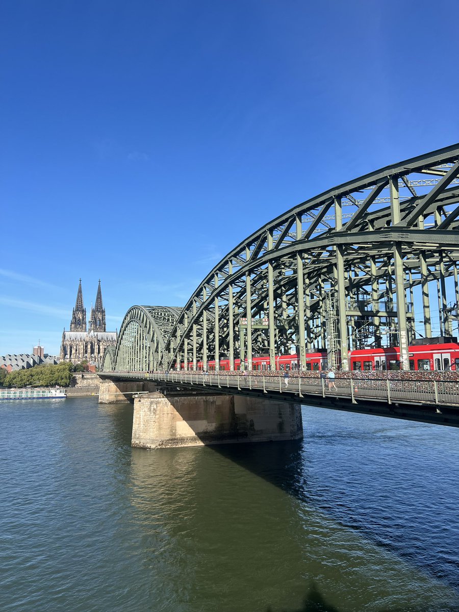 newtownards77's tweet image. Guten Morgen Köln. Länderspieltag. 
Fun fact, the only other time Northern Ireland have played in Müngersdorf was April 1977. 5-0 Germany🥺Then FC players Dieter Müller and Heinz Flohe getting a few of the goals. Hopefully we perform a bit better today!