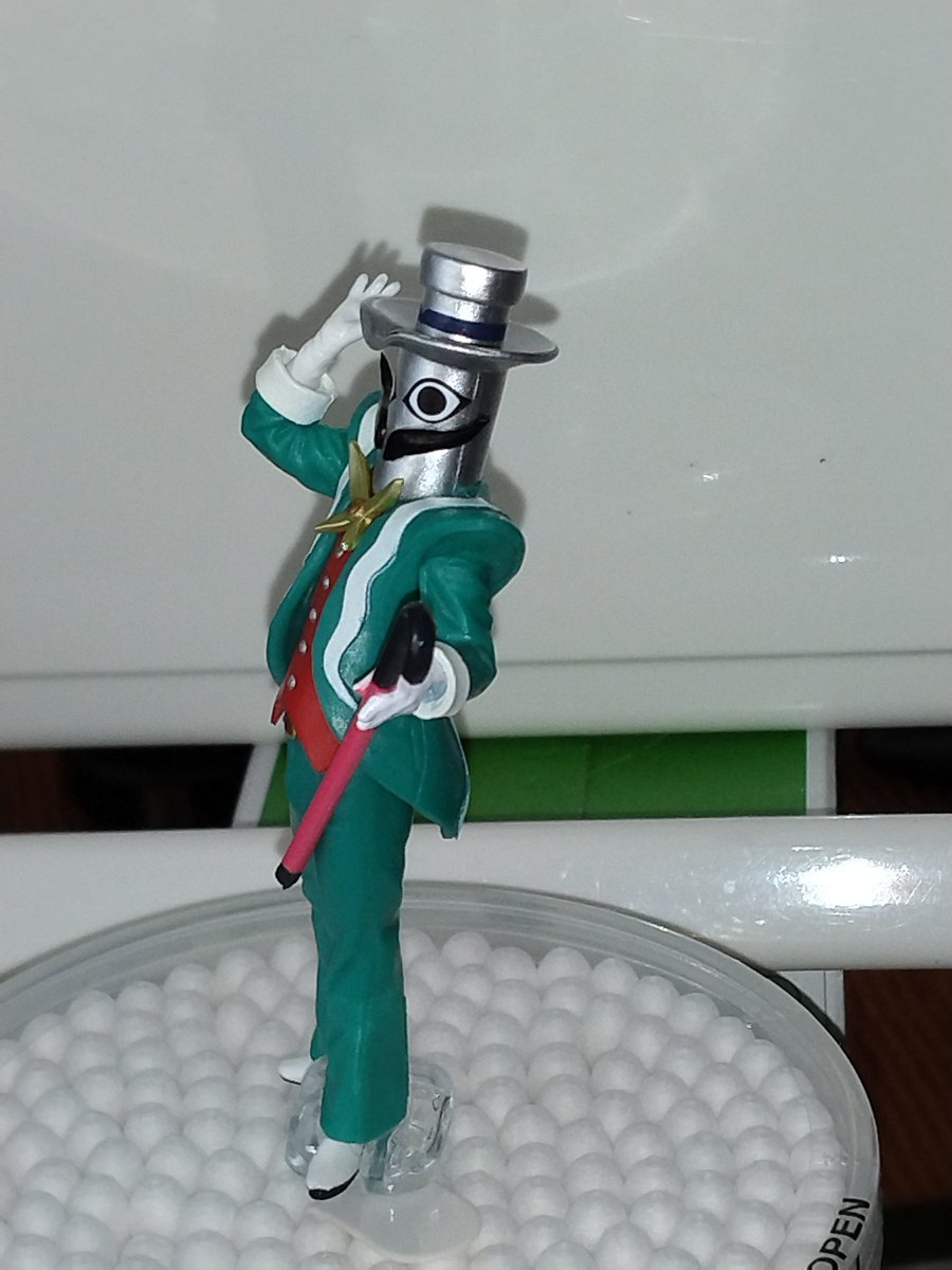 タローマン」の奇獣、「水差し男爵」のフィギュアをゲット😀 カッコ