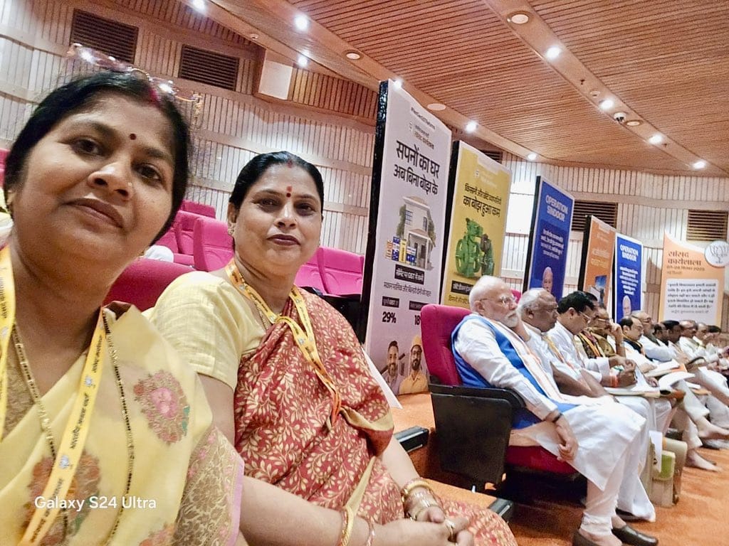 PM Modi chose to sit in the last row at BJP Karyashala —he’s a karyakarta before anything else 🔥