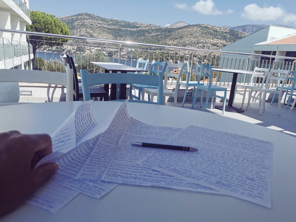 A trip to Dubrovnik (Croatia). Sea, waves and a pen. I am starting to really enjoy "computer-free" academic writing.