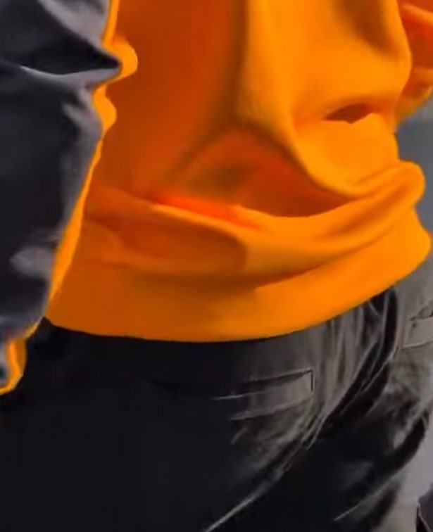 lnfourss's tweet photo. LANDO DONT YOU EVER TAKE THOSE CARGOS OFF https://t.co/Hk5B7TvPOL