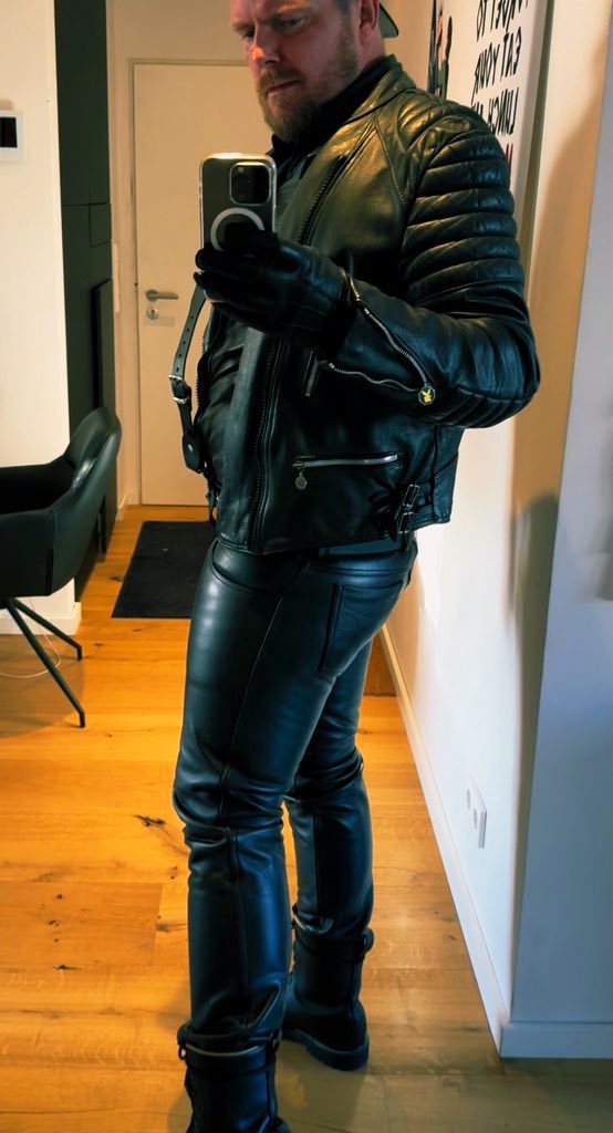 Sunday. No rest. No excuses.
Service starts – in leather, under my command.
You follow. You pay. You serve.
Everything else is irrelevant.

#SundayService #LeatherDomination #ObeyMe #AlphaControl #SubmissionRequired #PowerInLeather #findom 

<a href="/RTG00N_/">RTG00N</a> <a href="/findomfan420/">The Findom Goat (11k)</a>