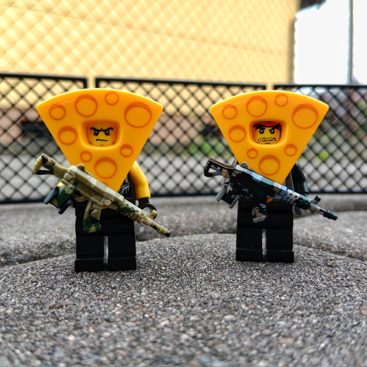 M438sCreations's tweet photo. Serowe komando

Cheese commando

#lego #afol #legocustom #legocompatible #legomodernmilitary #legospecialforces #legomilitary #legoarmy #legowar #toyphotography #legophotography #minifigurephotography #militaryminifigure #afolphotography #m438 https://t.co/jdMRwyxK9t