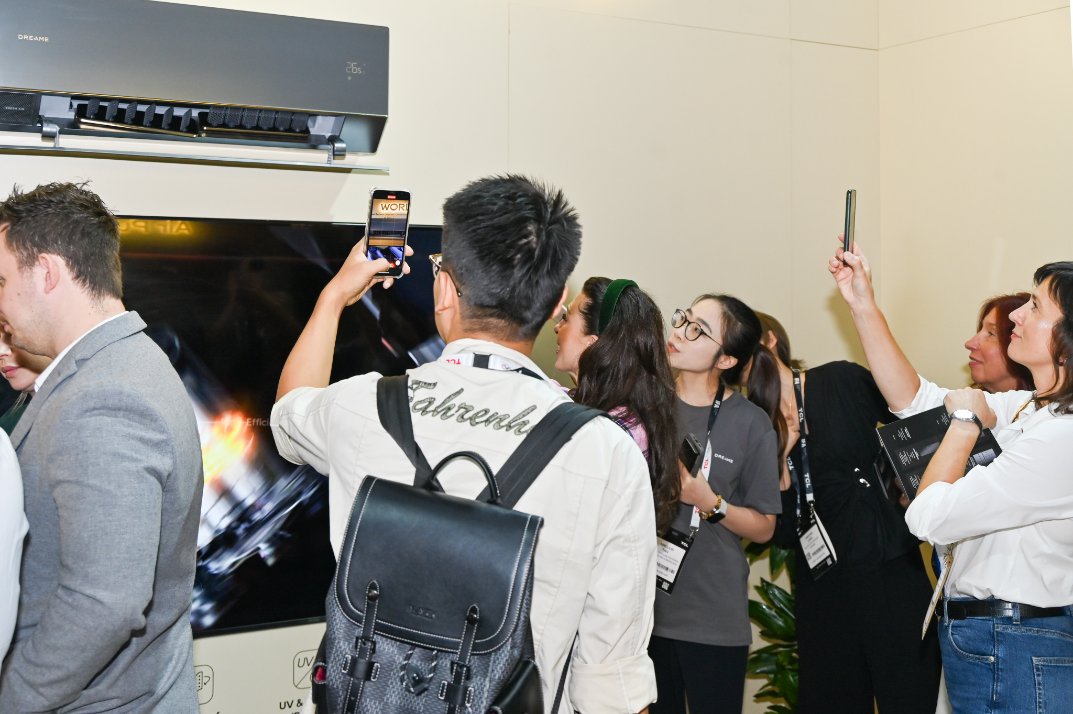 Dreame_Aircon's tweet image. Dreame Air Conditioner has been awarded the Technology Innovation Award for pioneering the world’s first Dual Robotic Arm Natural-Breeze Technology.

It’s a proud recognition of the energy at our booth in Berlin says it all. 

#ifaberlin #dreametech #dreameac #dreamexwind