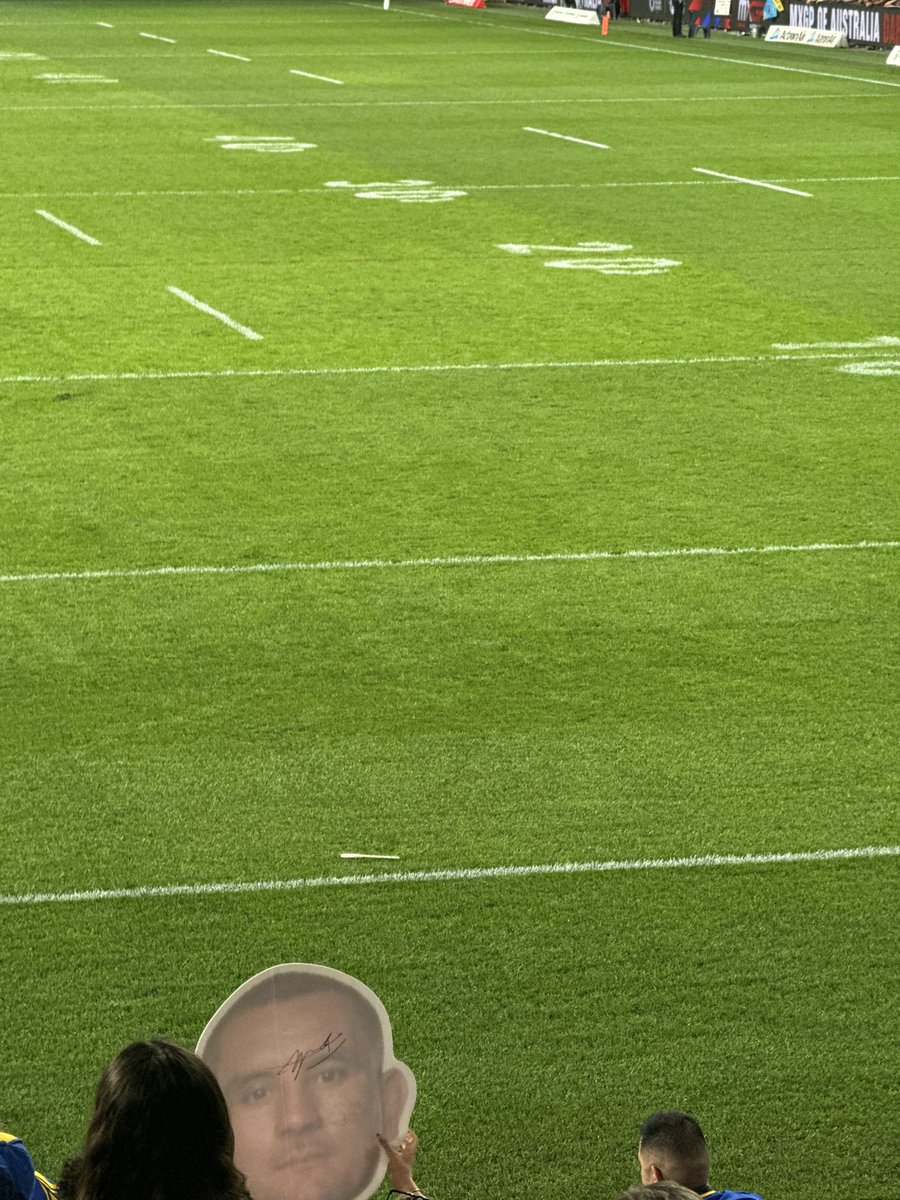 EmmaH1123's tweet photo. I died someone threw a spoon on the field before full time 🤣🤣🤣💛💙 #nrl #parradise #goparra https://t.co/I9G8BO06CD