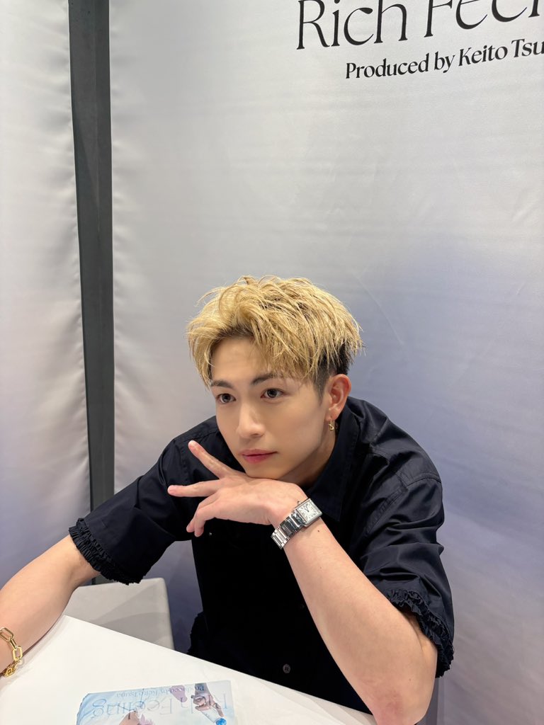 tsuna_staff's tweet image. Rich Feelingお渡し会
ありがとうございました🫧

一般販売が本日から開始しております！
そしてPOPUP STOREも本日からです✨
お揃いの匂いを是非楽しんでくださいね💐

richfeeling.jp/?utm_source=tw

#綱啓永
#RichFeeling